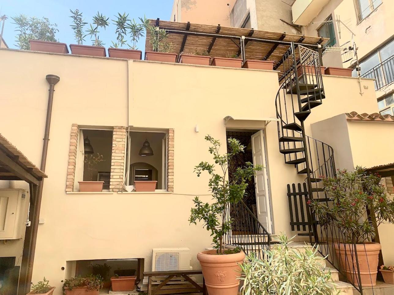 Ferienwohnung Oasi Urbana Con Terrazza E Vista Cagliari Exterior foto