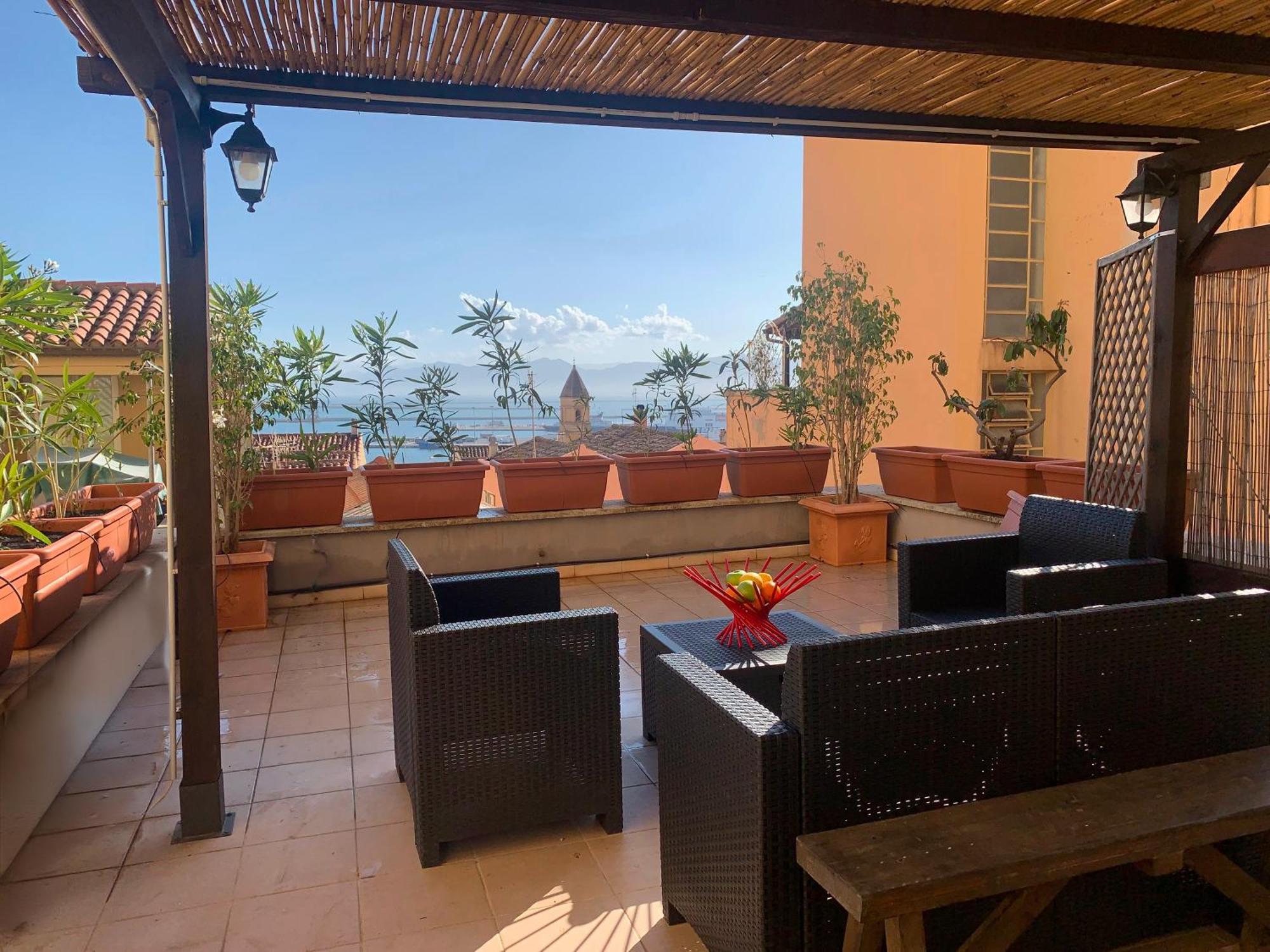 Ferienwohnung Oasi Urbana Con Terrazza E Vista Cagliari Exterior foto